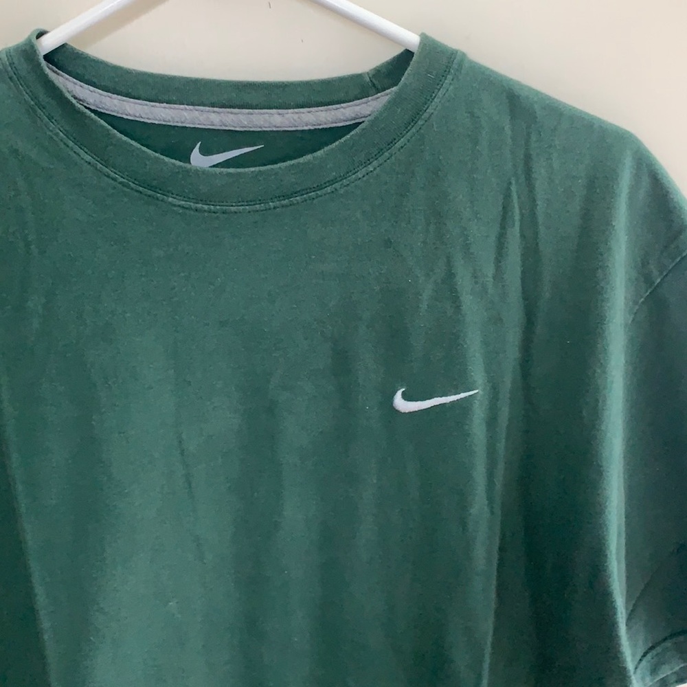 Nike XL Green t-shirt standard fit